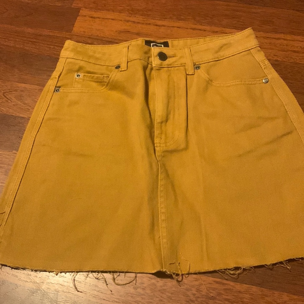 RVCA mustard yellow Jean skirt. Size 27. Nene worn